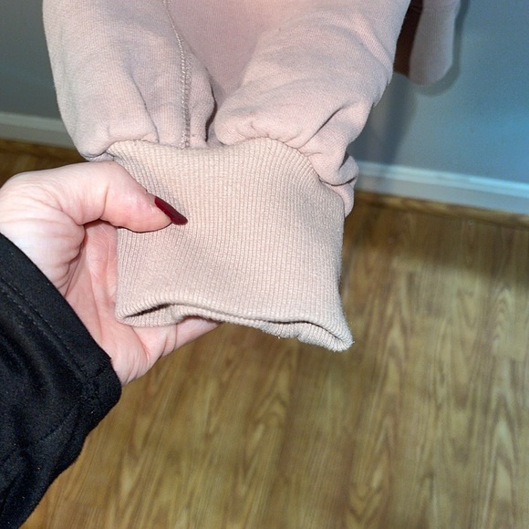 Whisper Ladies Oversized Turtleneck Sweatshirt. Medium. Pale pink - Picture 10 of 13